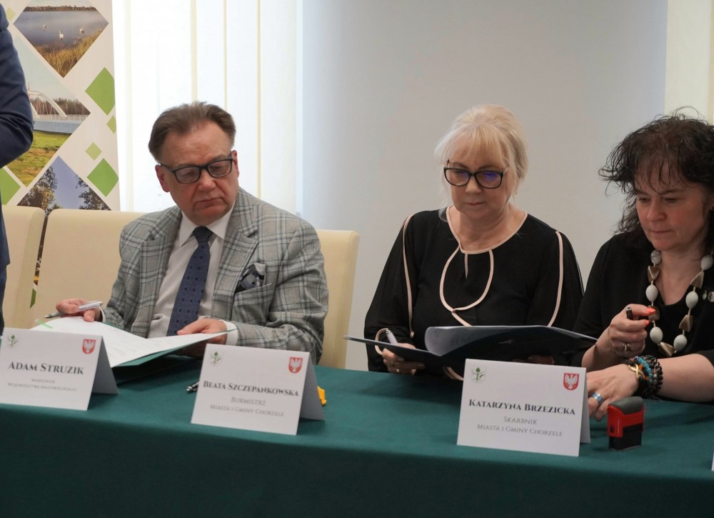 Podpisanie umowy na budowę drogi gminnej Raszujka – Olszewka