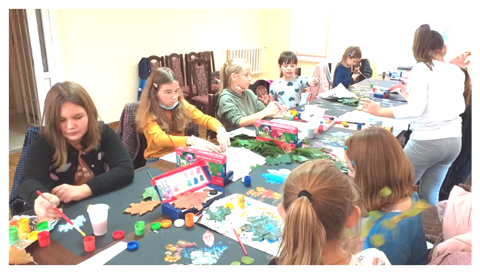 Zajęcia plastyczne w OUK w Chorzelach